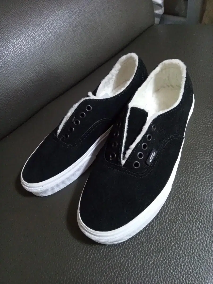 새제품 Vans 반스 융털 스웨이드가죽 단화